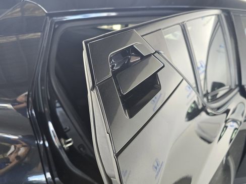 Used 2022 Toyota C-HR XLE image 25