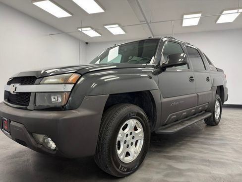 Used 2003 Chevrolet Avalanche 4x4 w/ Suspension Package, Off-Road image 19