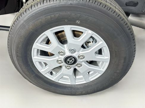 Used 2026 Toyota Tacoma SR5 AWD/4WD image 11