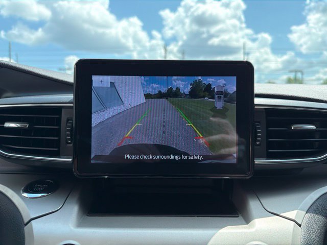Used 2023 Ford Explorer XLT w/ Equipment Group 202A AWD/4WD image 19