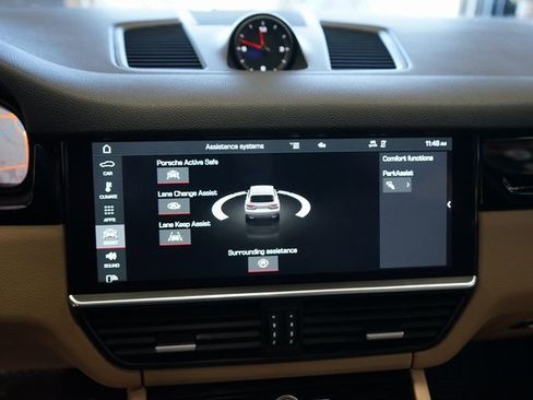 Used 2020 Porsche Cayenne image 40