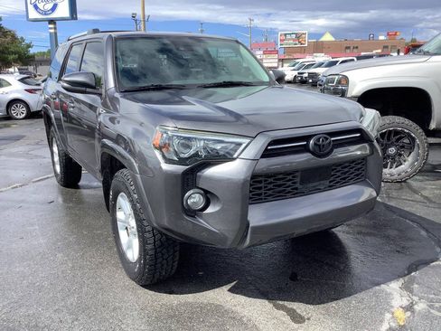 Used 2020 Toyota 4Runner SR5 Premium AWD/4WD image 2