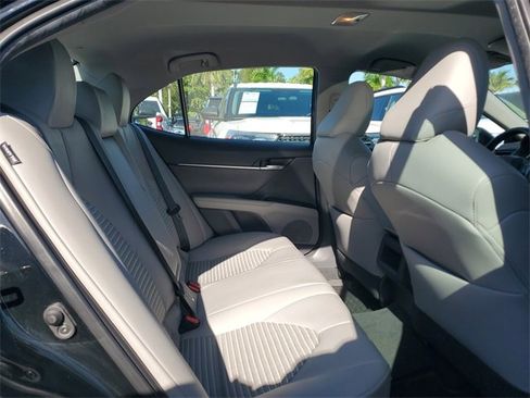 Used 2019 Toyota Camry SE image 30