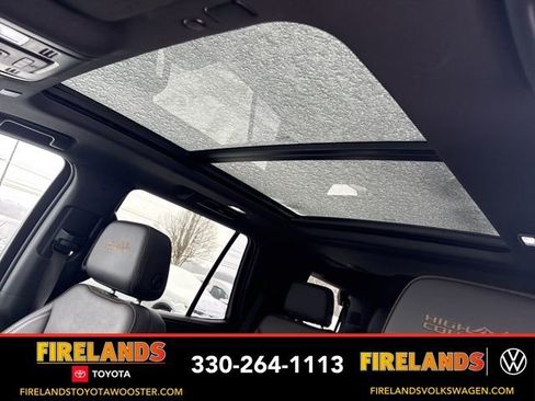 Used 2022 Chevrolet Tahoe High Country image 34