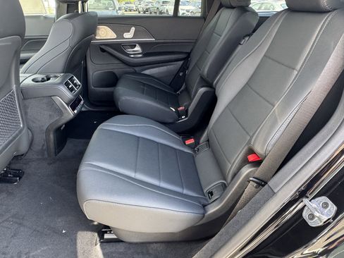 New 2025 Mercedes-Benz GLS 450 4MATIC image 30