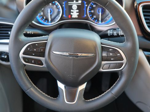 Used 2023 Chrysler Voyager LX image 25