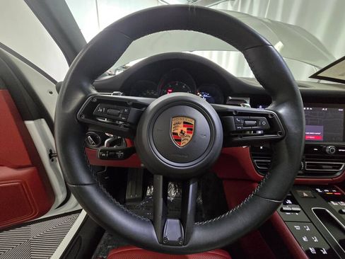 Certified 2023 Porsche Macan AWD/4WD image 15