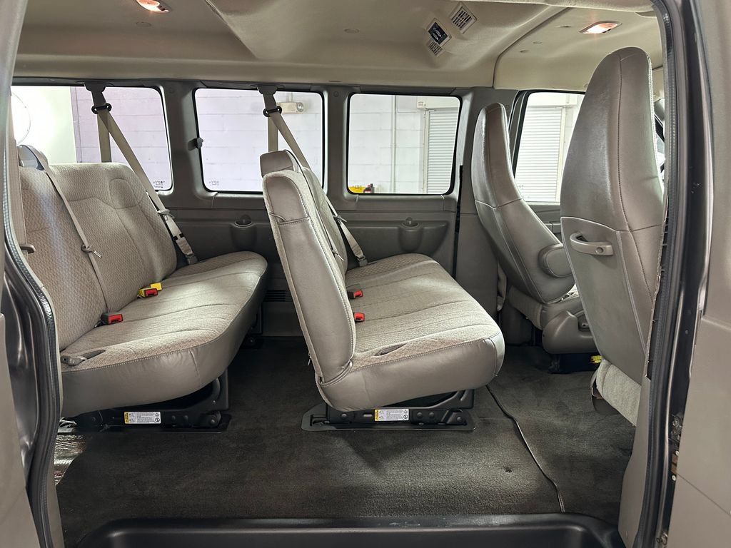 Used 2016 Chevrolet Express 2500 LS RWD image 12