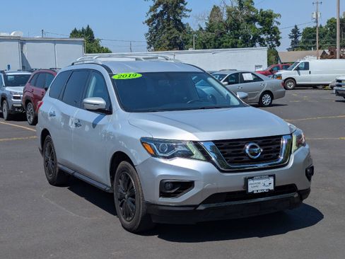 Used 2019 Nissan Pathfinder SV FWD image 7
