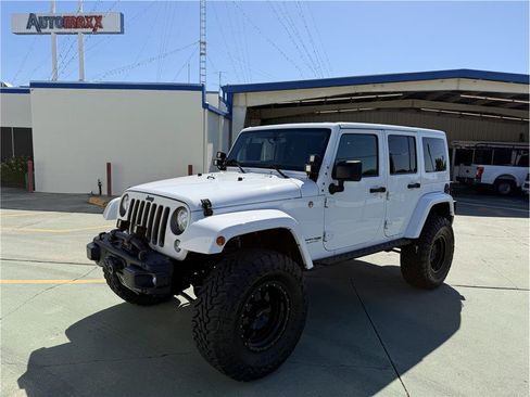 Used 2018 Jeep Wrangler Unlimited Sport AWD/4WD image 3
