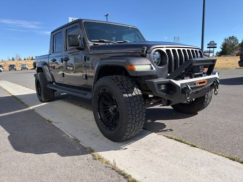 Used 2020 Jeep Gladiator Overland image 10