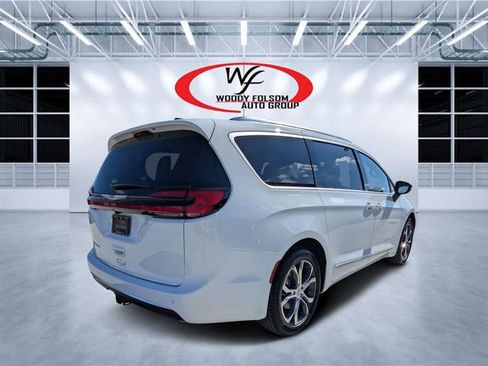 New 2026 Chrysler Pacifica Pinnacle w/ Trailer Tow Group image 3
