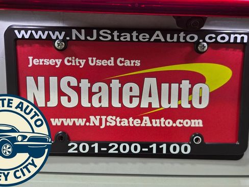 Used 2022 Audi e-tron Premium w/ Convenience Plus Package image 34