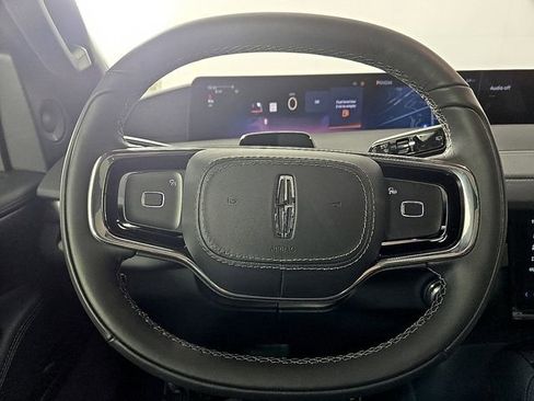 New 2025 Lincoln Navigator Reserve w/ Jet Appearance Package image 18