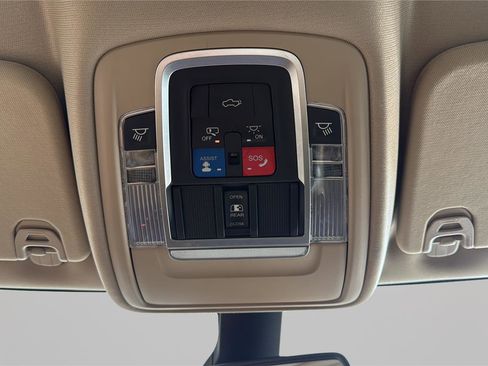 Used 2019 RAM 1500 Laramie AWD/4WD image 26