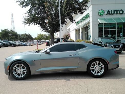 Used 2022 Chevrolet Camaro LT w/ Technology Package RWD image 10
