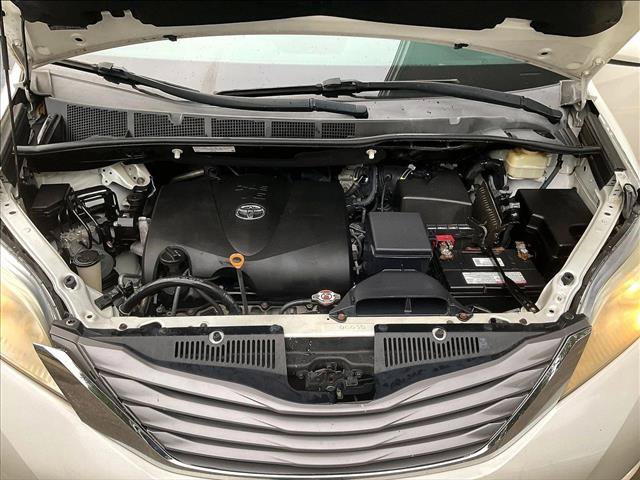 Used 2017 Toyota Sienna XLE FWD image 11