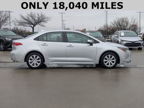 Used 2025 Toyota Corolla LE image 4