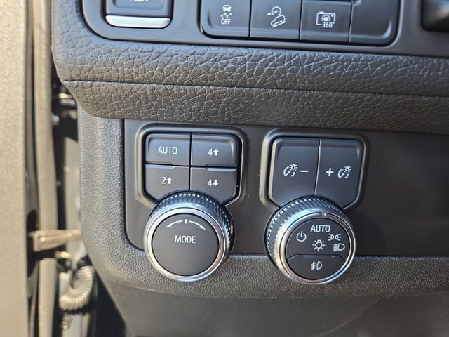 Used 2024 GMC Yukon Denali AWD/4WD image 18