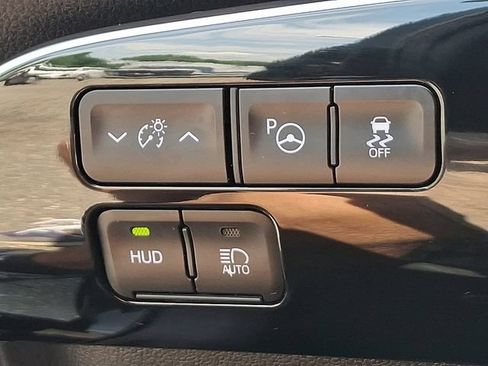 Used 2021 Toyota Prius Prime Limited w/ Carpet Mat Package (TMS) FWD image 9