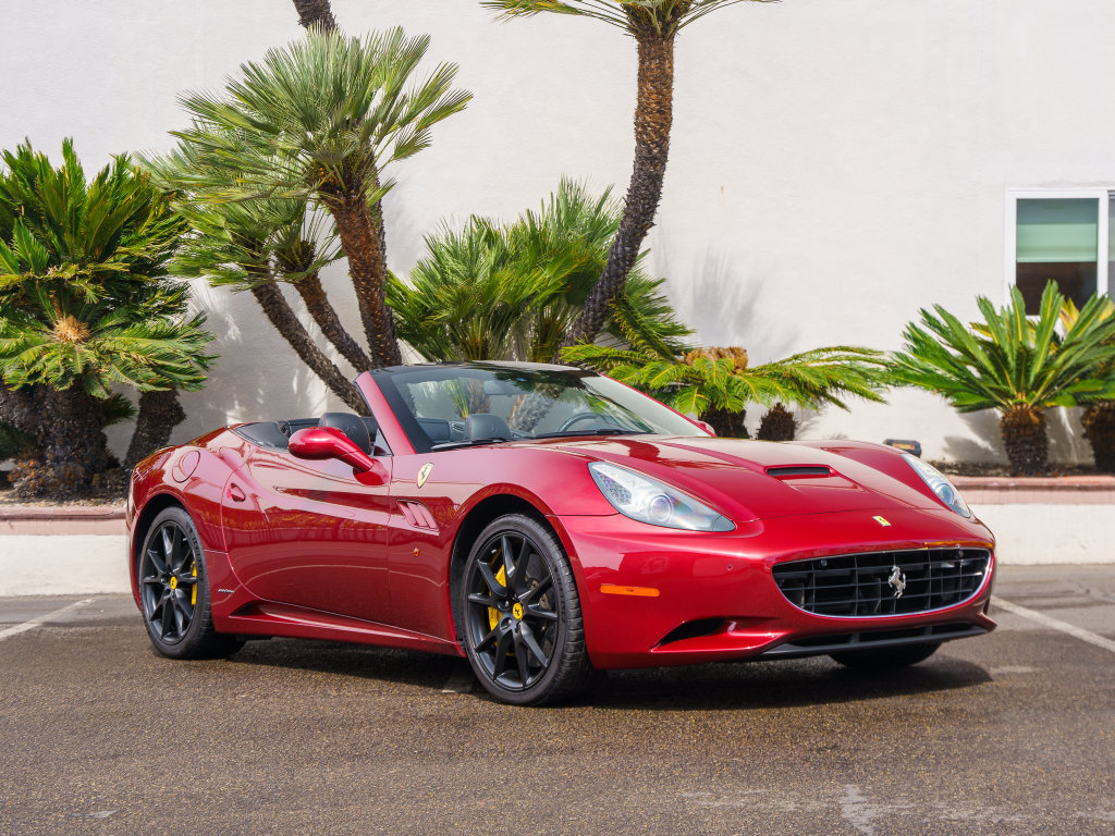 Used 2010 Ferrari California RWD image 7