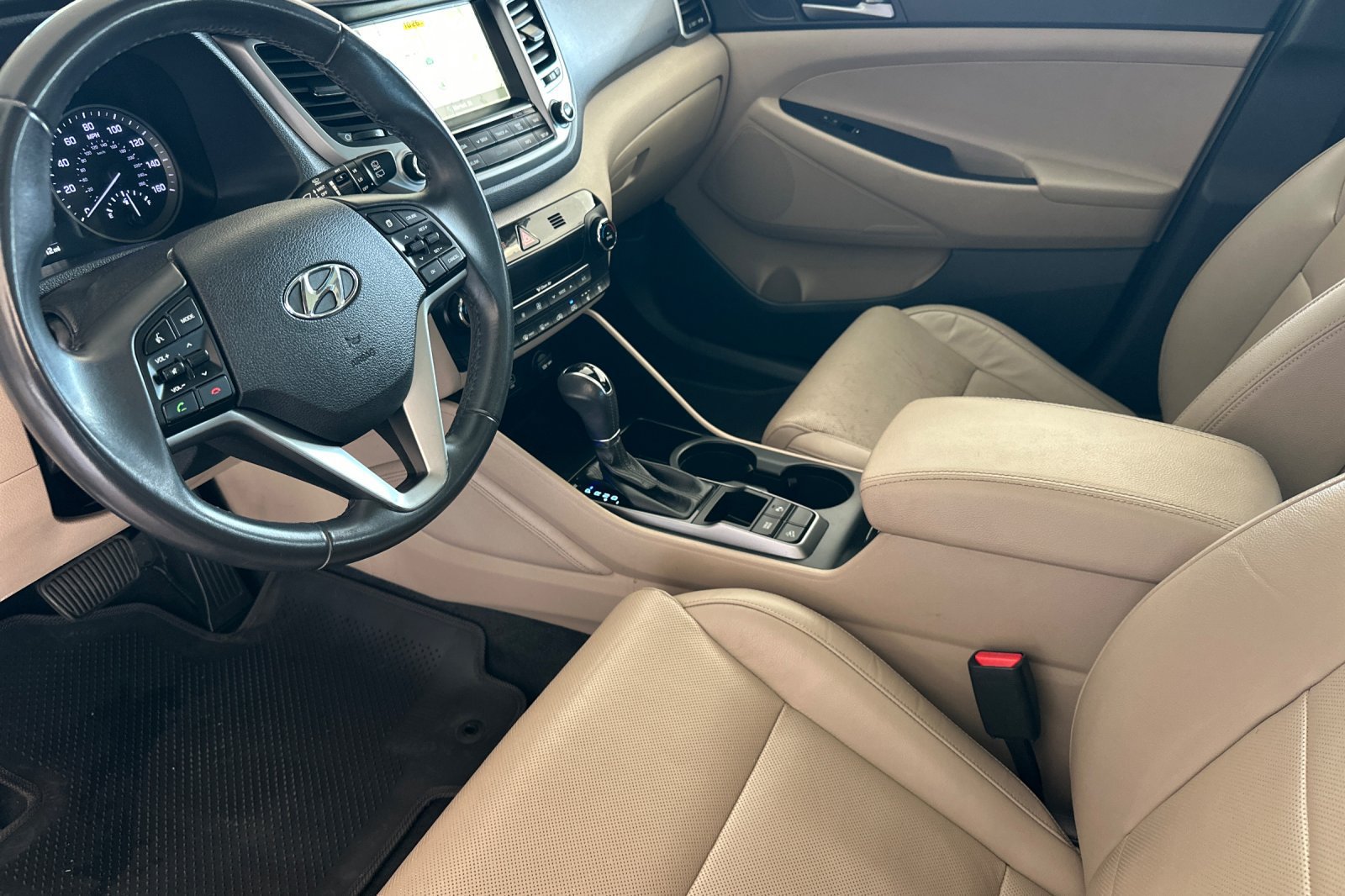 Used 2016 Hyundai Tucson Limited w/ Option Group 03 FWD image 7