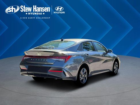 New 2026 Hyundai Elantra SEL Sport Premium image 8