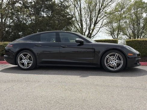 Used 2019 Porsche Panamera 4 image 2