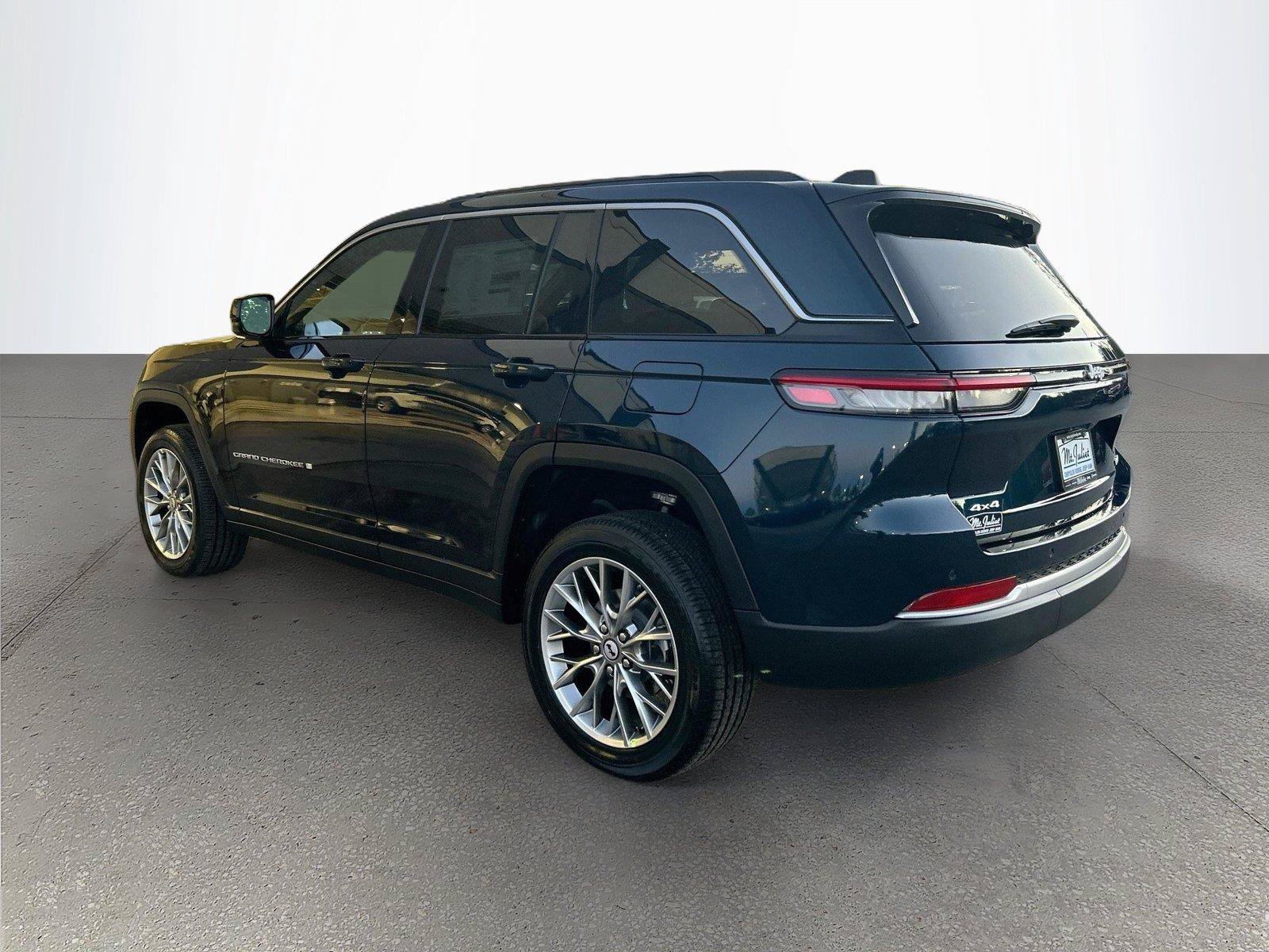 New 2027 Jeep Grand Cherokee Limited AWD/4WD image 6