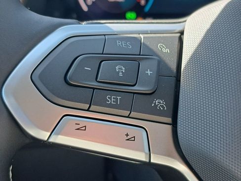 New 2026 Volkswagen Atlas SE image 13