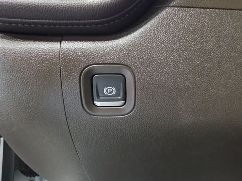 Used 2019 GMC Sierra 1500 Denali w/ Denali Ultimate Package AWD/4WD image 24