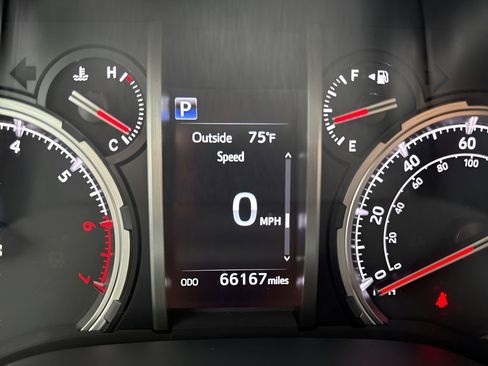 Used 2022 Toyota 4Runner TRD Off-Road Premium AWD/4WD image 26