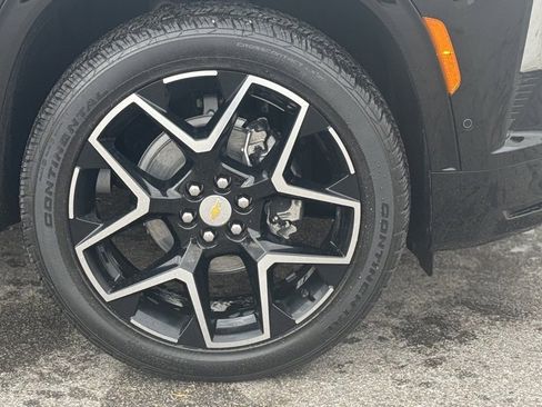 Used 2025 Chevrolet Traverse High Country w/ LPO, Floor Liner Package image 5