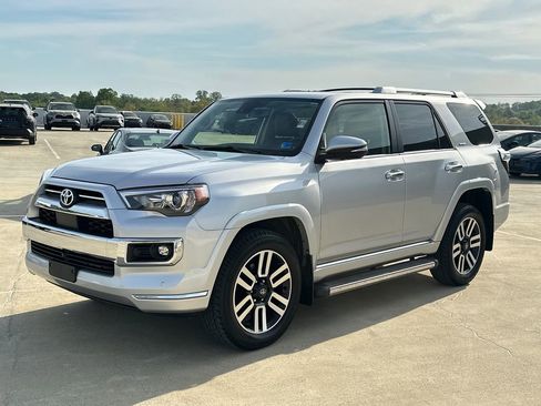 Used 2023 Toyota 4Runner Limited AWD/4WD image 2