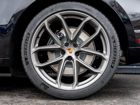 New 2026 Porsche Macan GTS image 13