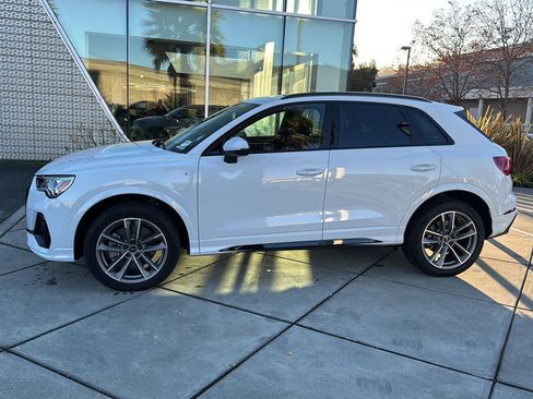 Used 2025 Audi Q3 2.0T Premium w/ Convenience Package image 9