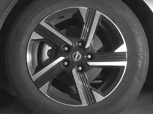 Used 2025 Nissan Sentra SV FWD image 12