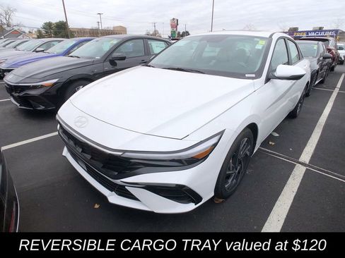 New 2025 Hyundai Elantra Limited image 4