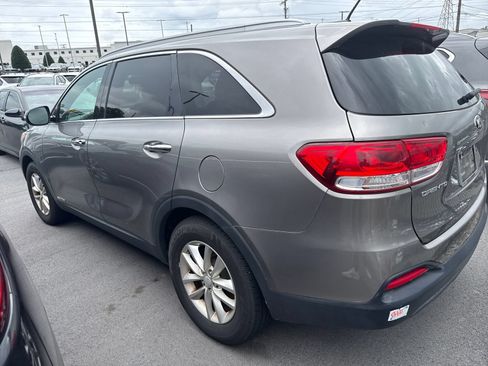 Used 2016 Kia Sorento LX AWD/4WD image 9
