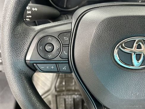 Used 2025 Toyota RAV4 XLE AWD/4WD image 19