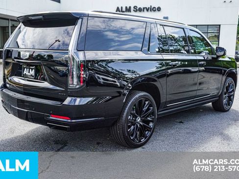 Used 2026 Cadillac Escalade ESV Platinum Sport w/ LPO, ONYX Package AWD/4WD image 6