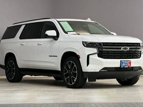 Used 2022 Chevrolet Suburban RST w/ Luxury Package image 6