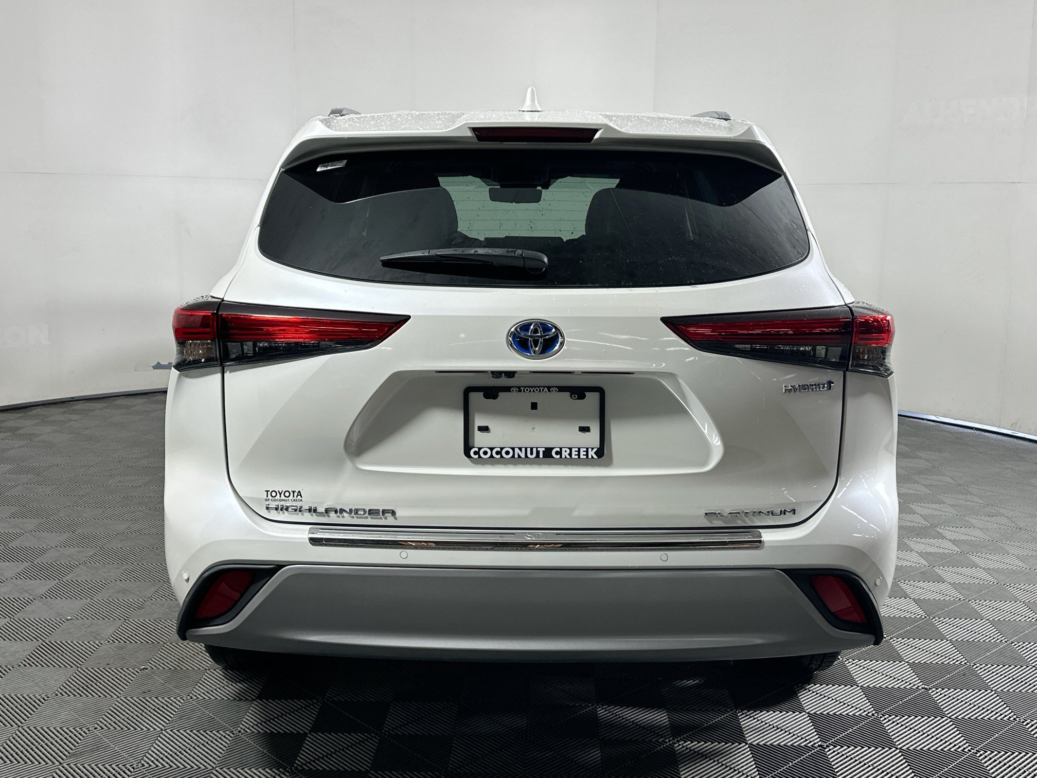 Used 2020 Toyota Highlander Platinum AWD/4WD image 4