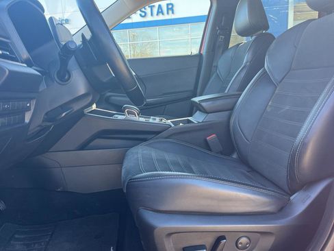 Used 2024 Mitsubishi Outlander SE image 5