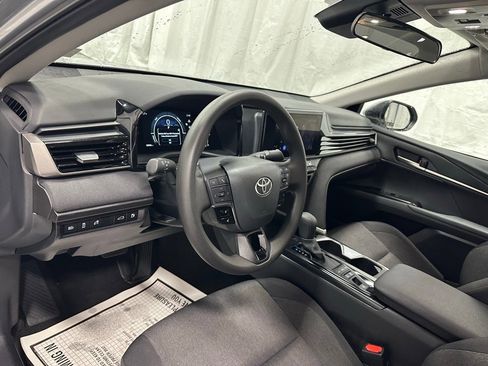 Used 2025 Toyota Camry LE image 15