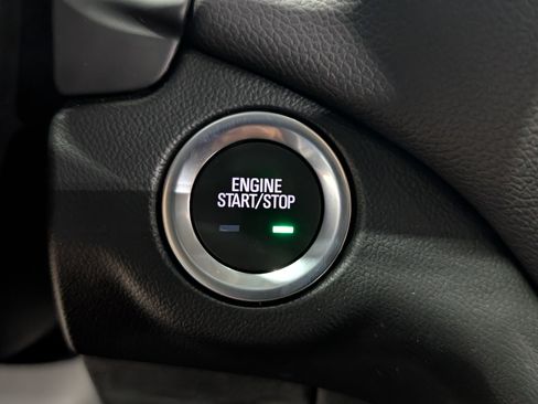 Used 2021 Chevrolet Equinox LT image 21