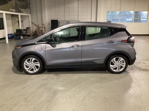 Used 2023 Chevrolet Bolt LT image 2