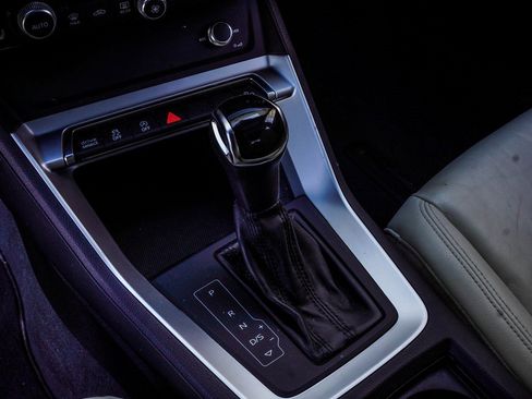 Used 2019 Audi Q3 2.0T Premium image 18