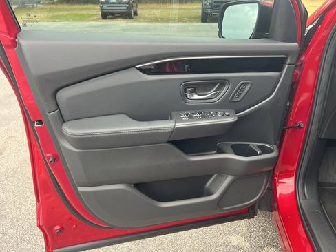 Certified 2025 Honda Pilot Touring image 28