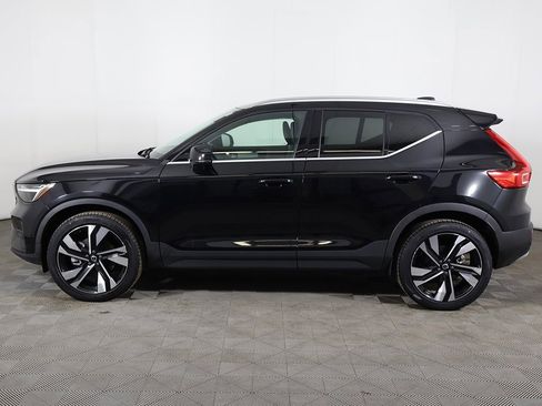 Used 2023 Volvo XC40 B5 Plus w/ Protection Package Premier image 19